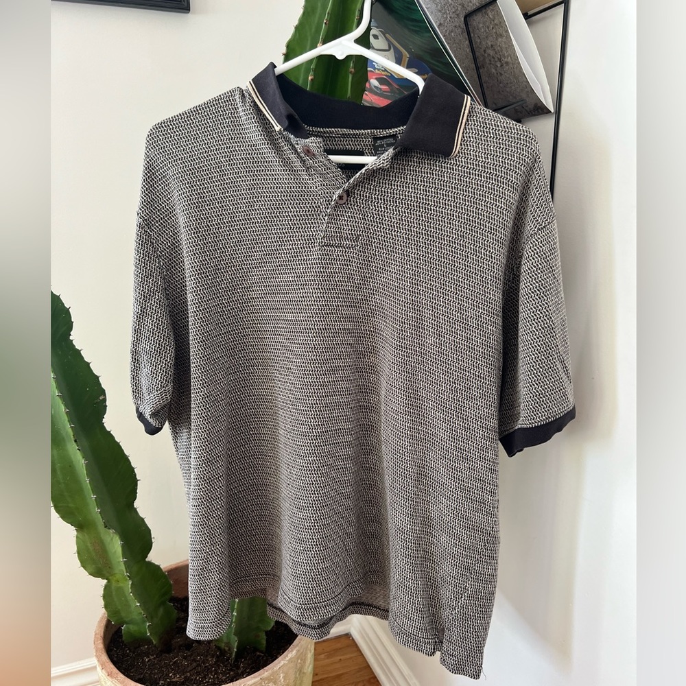 Marc Edwards Polo. Size: Large. Pattern grey & white.